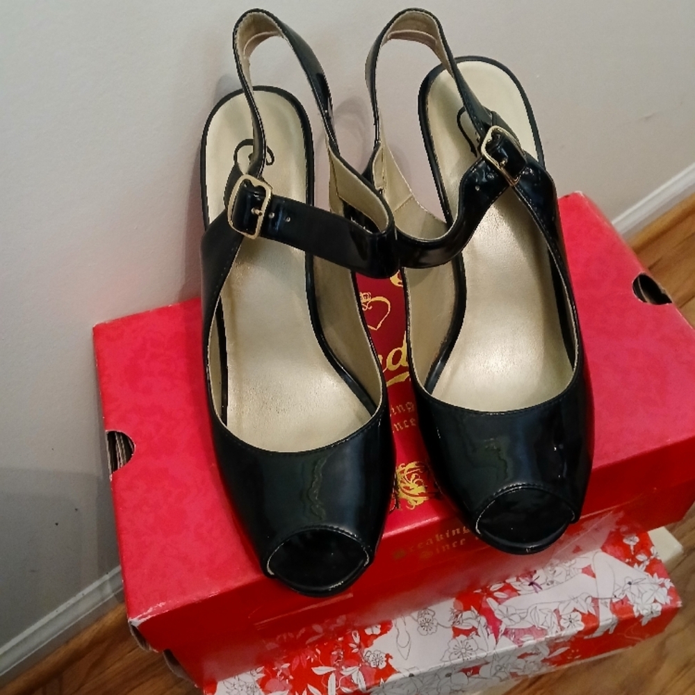 CANDIES Black Patent Leather Slingback Heels